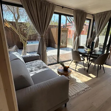 Prestige & Wellness House בית נופש