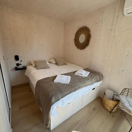 Prestige & Wellness House בית נופש *