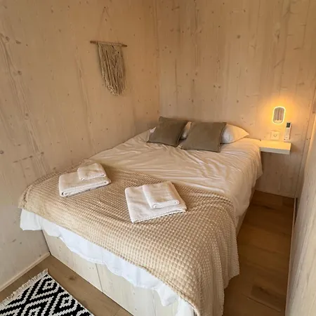 Prestige & Wellness House בית נופש *