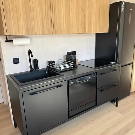 Prestige & Wellness House בית נופש *